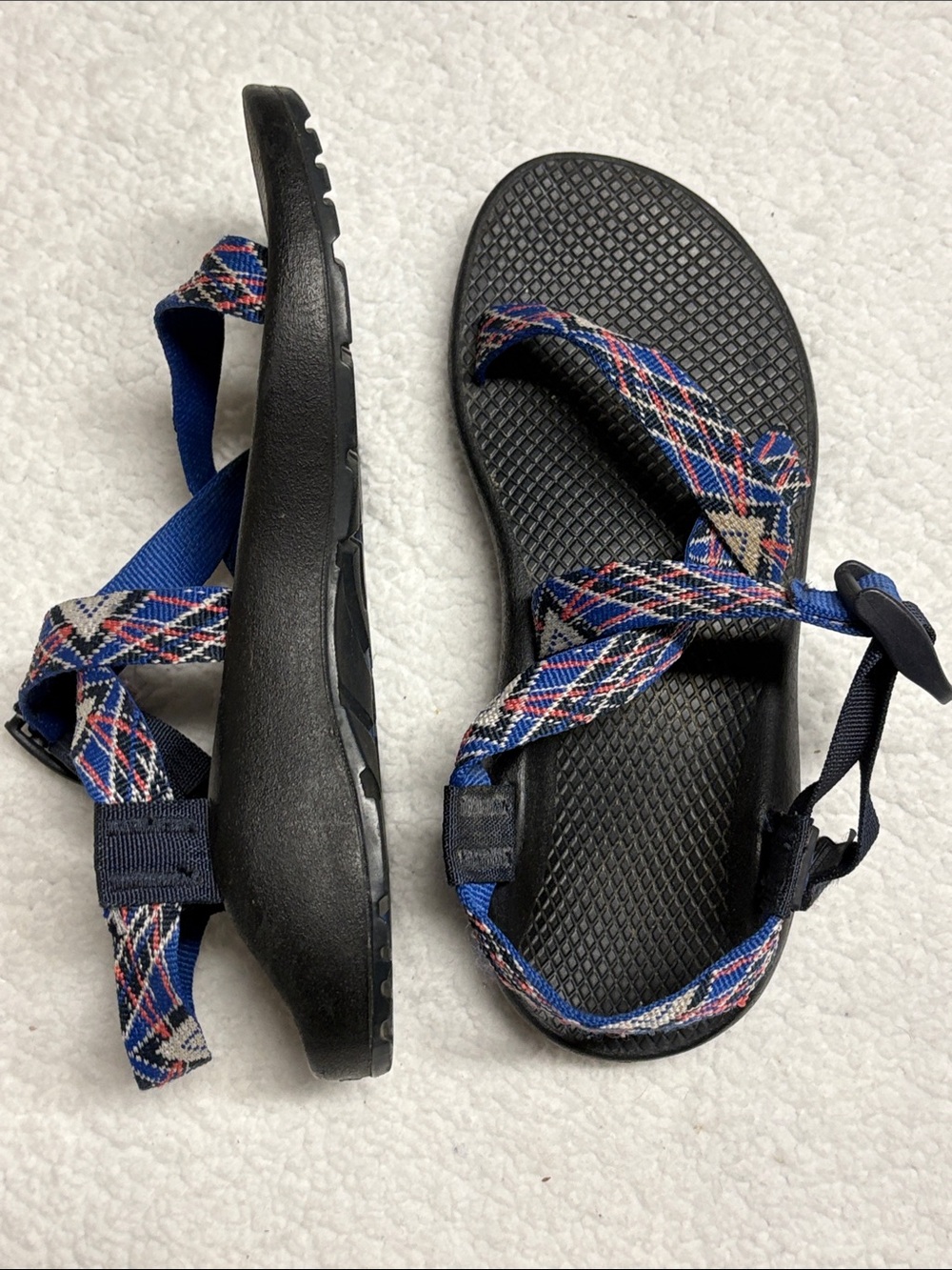 Chaco size 7 Black and Blue Patterned Strap festival Sandal